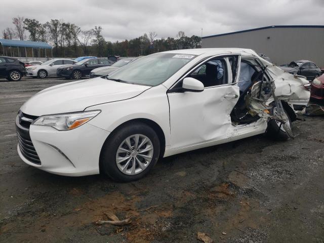 4T4BF1FK3FR497537 - 2015 TOYOTA CAMRY LE WHITE photo 2