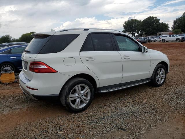 4JGDA5HB6CA074793 - 2012 MERCEDES-BENZ ML 350 4MATIC WHITE photo 3