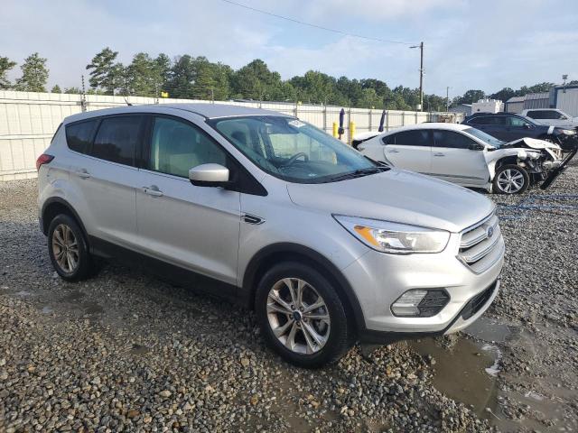 1FMCU0GD7KUA10588 - 2019 FORD ESCAPE SE ვერცხლისფერი ფოტო 4