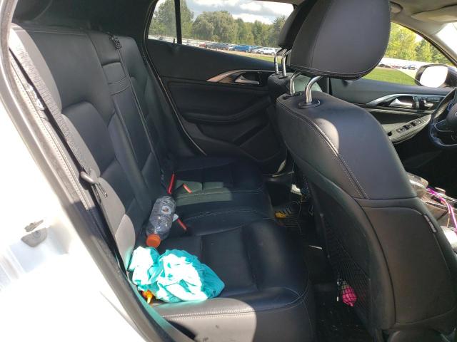 SJKCH5CR4HA038301 - 2017 INFINITI QX30 BASE WHITE photo 11