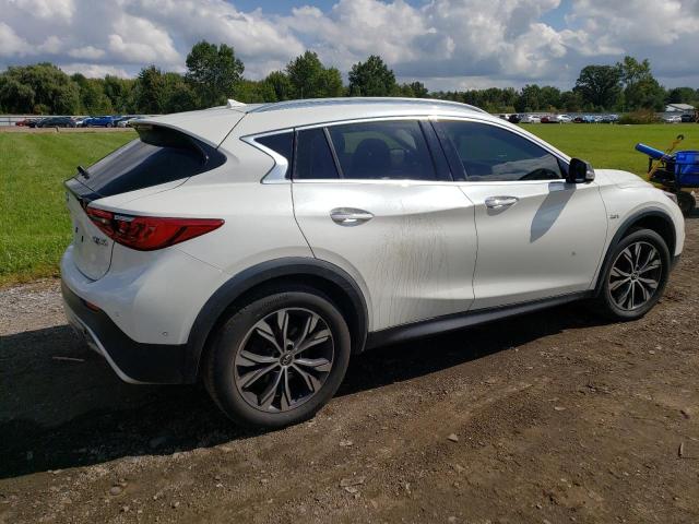 SJKCH5CR4HA038301 - 2017 INFINITI QX30 BASE WHITE photo 3