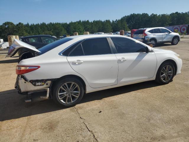 4T1BF1FK3GU583863 - 2016 TOYOTA CAMRY LE თეთრი ფოტო 3