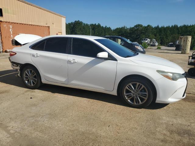 4T1BF1FK3GU583863 - 2016 TOYOTA CAMRY LE თეთრი ფოტო 4