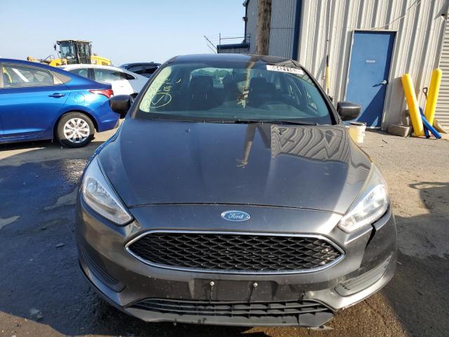 1FADP3FE8JL222597 - 2018 FORD FOCUS SE GRAY photo 5