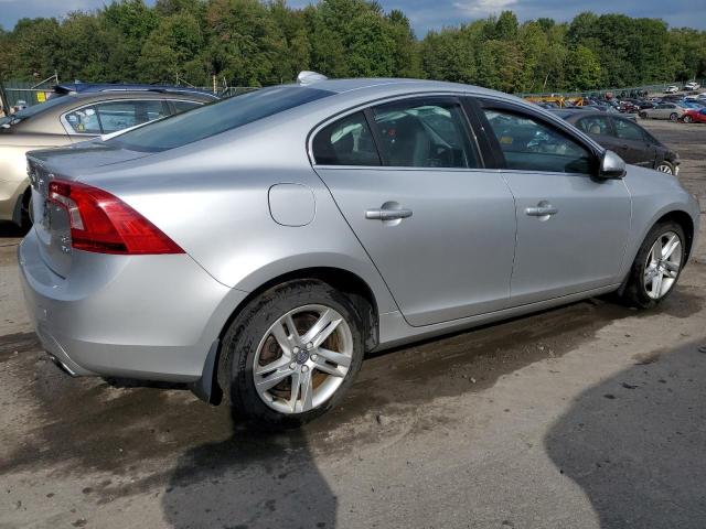 YV1612TKXF2362621 - 2015 VOLVO S60 PREMIER SILVER photo 3