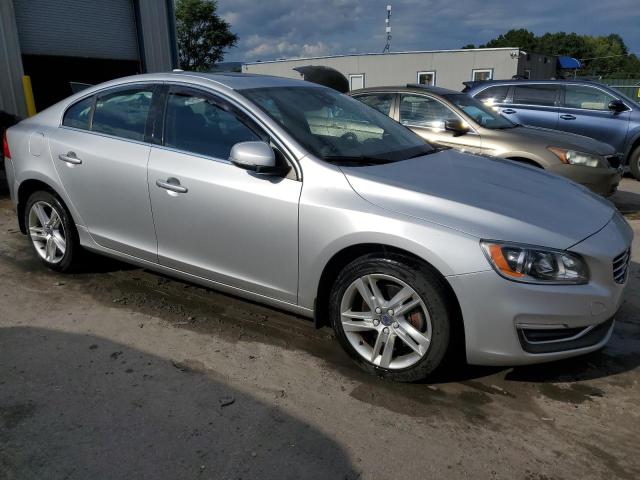 YV1612TKXF2362621 - 2015 VOLVO S60 PREMIER SILVER photo 4