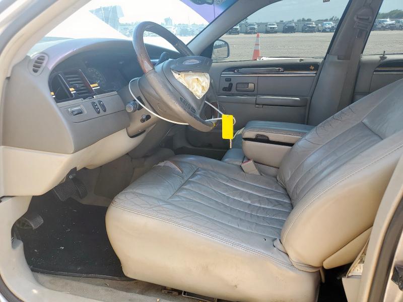 1LNHM82W13Y608408 - 2003 LINCOLN TOWN CAR SIGNATURE SILVER photo 7