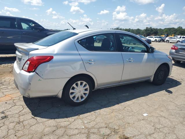 3N1CN7AP3KL881532 - 2019 NISSAN VERSA S SILVER photo 3