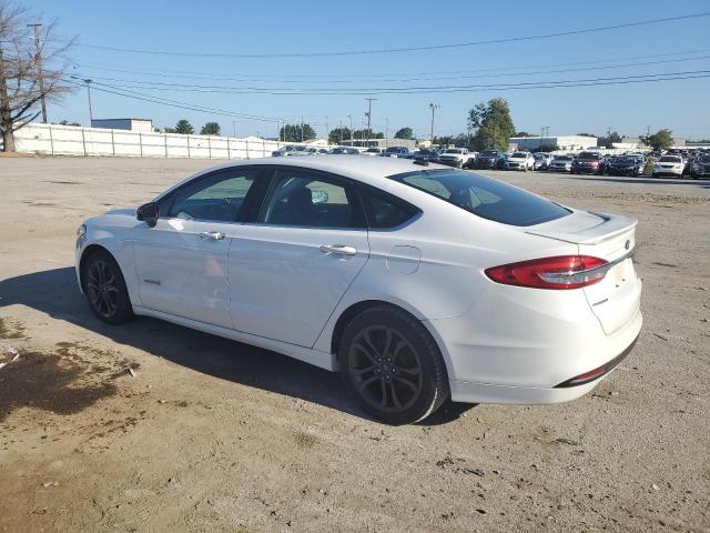 3FA6P0LU0JR137869 - 2018 FORD FUSION SE HYBRID WHITE photo 2