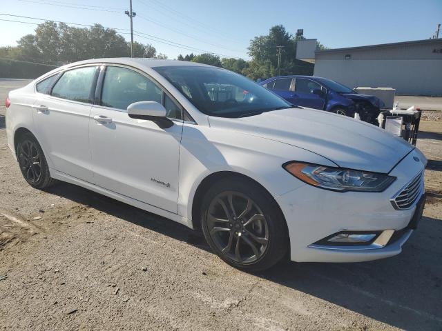 3FA6P0LU0JR137869 - 2018 FORD FUSION SE HYBRID WHITE photo 4