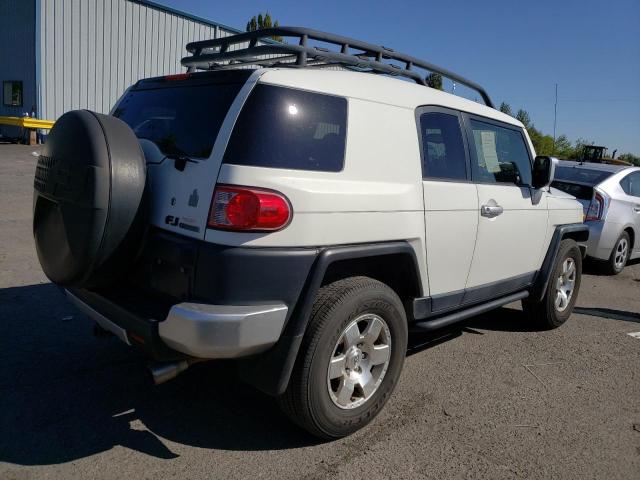 JTEZU4BF1AK009876 - 2010 TOYOTA FJ CRUISER WHITE photo 3