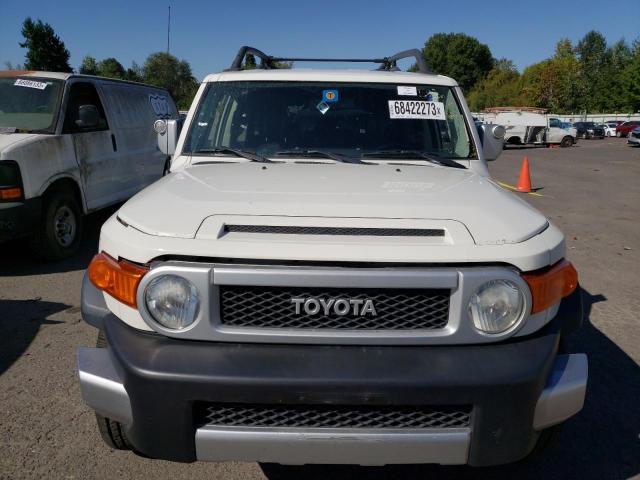 JTEZU4BF1AK009876 - 2010 TOYOTA FJ CRUISER WHITE photo 5