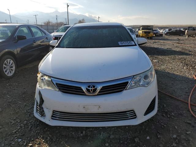 4T1BF1FK9CU500933 - 2012 TOYOTA CAMRY WHITE photo 5