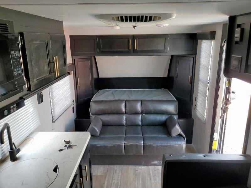 5ZT2CKEC9NY019975 - 2022 FOREST RIVER WOLF PUP 16FQJP GRAY photo 5