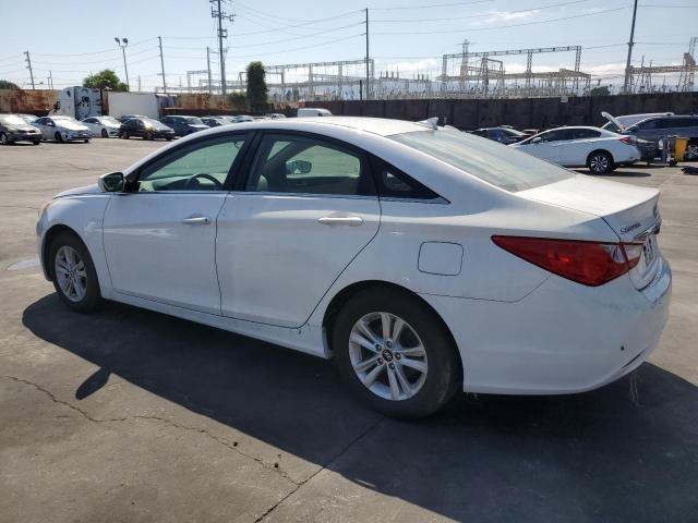 5NPEB4AC3DH769312 - 2013 HYUNDAI SONATA GLS WHITE photo 2