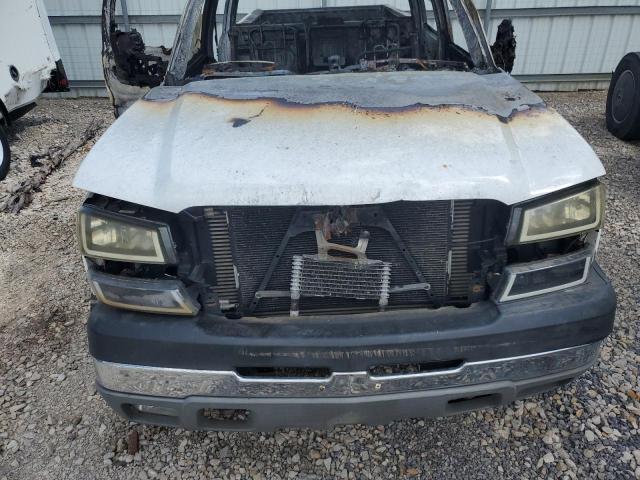 1GCHK23114F129770 - 2004 CHEVROLET SILVERADO K2500 HEAVY DUTY WHITE photo 11