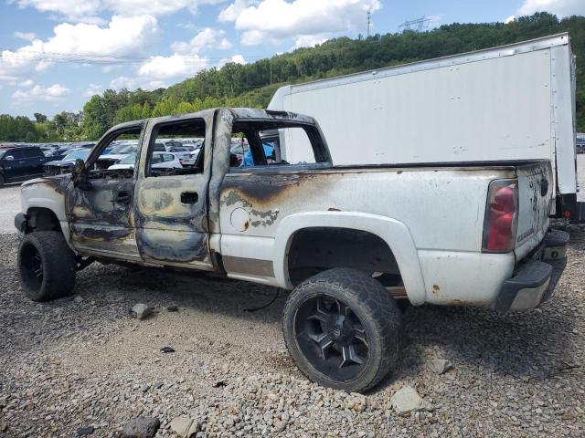 1GCHK23114F129770 - 2004 CHEVROLET SILVERADO K2500 HEAVY DUTY WHITE photo 2