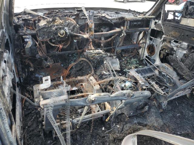 1GCHK23114F129770 - 2004 CHEVROLET SILVERADO K2500 HEAVY DUTY WHITE photo 8