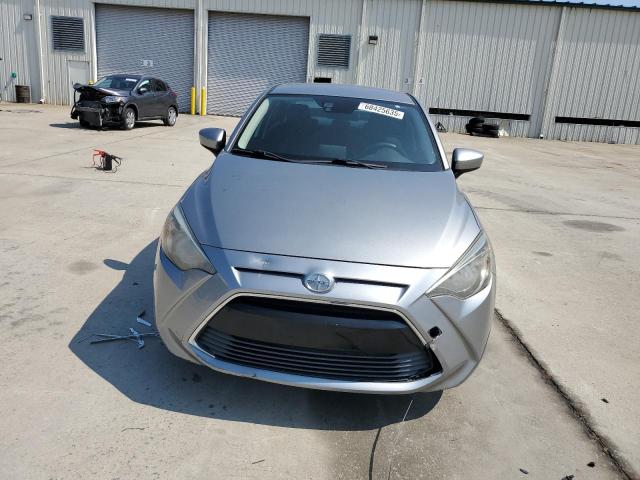 3MYDLBZV8GY134954 - 2016 TOYOTA SCION IA SILVER photo 5