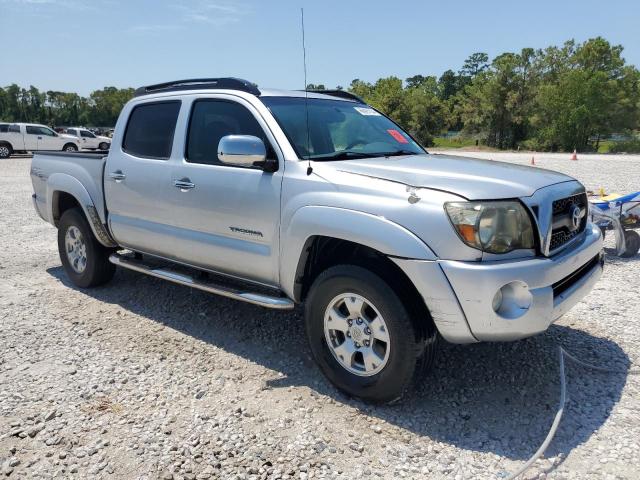5TFJU4GN6BX001441 - 2011 TOYOTA TACOMA DOUBLE CAB PRERUNNER SILVER photo 4