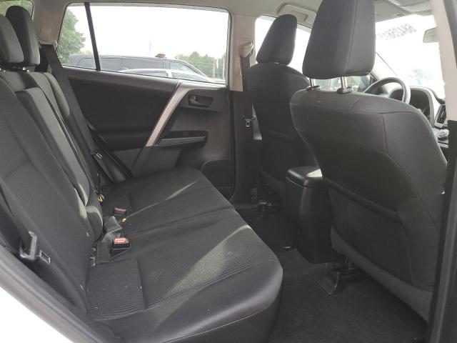 2T3BFREV4JW718678 - 2018 TOYOTA RAV4 LE Blanc photo 11