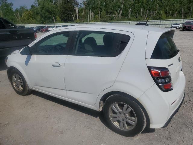 1G1JG6SG7H4170480 - 2017 CHEVROLET SONIC WHITE photo 2