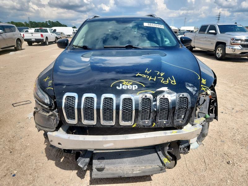 1C4PJMCB0HW591391 - 2017 JEEP CHEROKEE LATITUDE BLACK photo 5