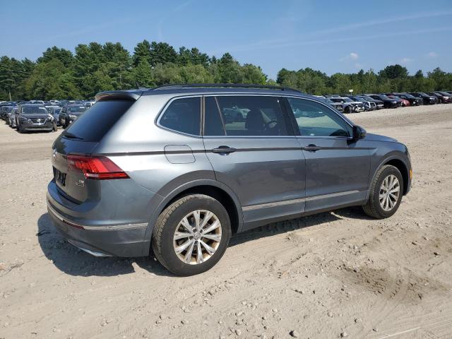 3VV2B7AX0JM113714 - 2018 VOLKSWAGEN TIGUAN SE ნაცრისფერი ფოტო 3