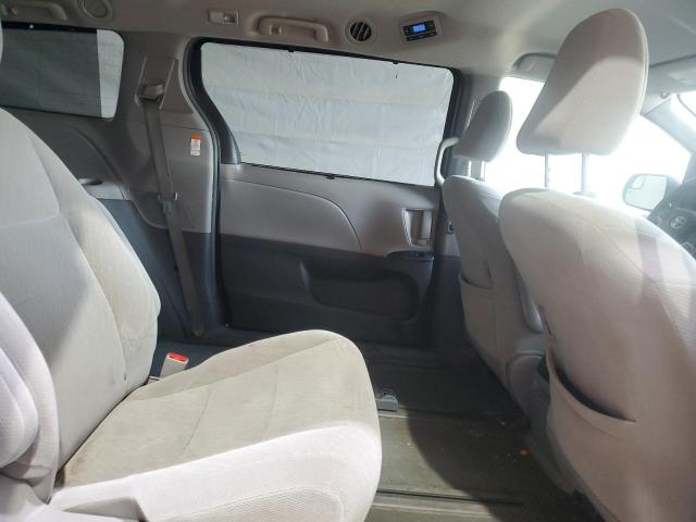 5TDJZ3DC6JS191857 - 2018 TOYOTA SIENNA LE SILVER photo 11