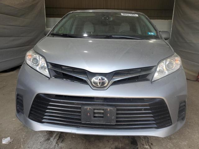 5TDJZ3DC6JS191857 - 2018 TOYOTA SIENNA LE SILVER photo 5