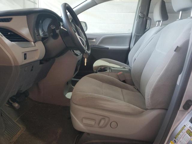 5TDJZ3DC6JS191857 - 2018 TOYOTA SIENNA LE SILVER photo 7