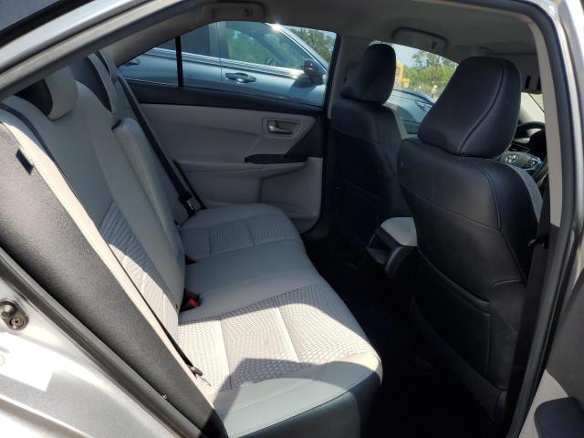 4T1BF1FK2FU878371 - 2015 TOYOTA CAMRY SE LE SILVER photo 10