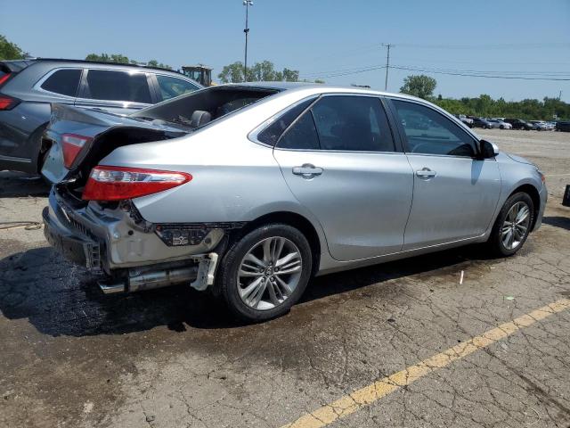4T1BF1FK2FU878371 - 2015 TOYOTA CAMRY SE LE SILVER photo 3