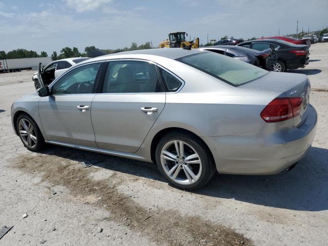 1VWBS7A32EC072647 - 2014 VOLKSWAGEN PASSAT SE SILVER photo 2