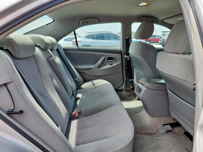 4T1BF3EK1AU034358 - 2010 TOYOTA CAMRY BASE SILVER photo 10