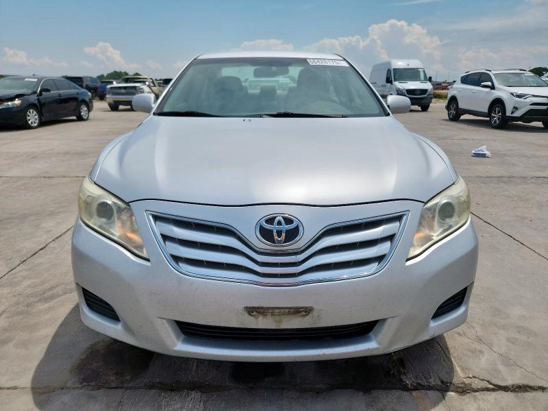 4T1BF3EK1AU034358 - 2010 TOYOTA CAMRY BASE SILVER photo 5