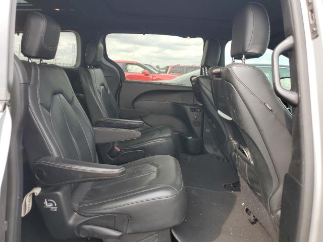 2C4RC1EG9KR587852 - 2019 CHRYSLER PACIFICA TOURING L PLUS SILVER photo 11