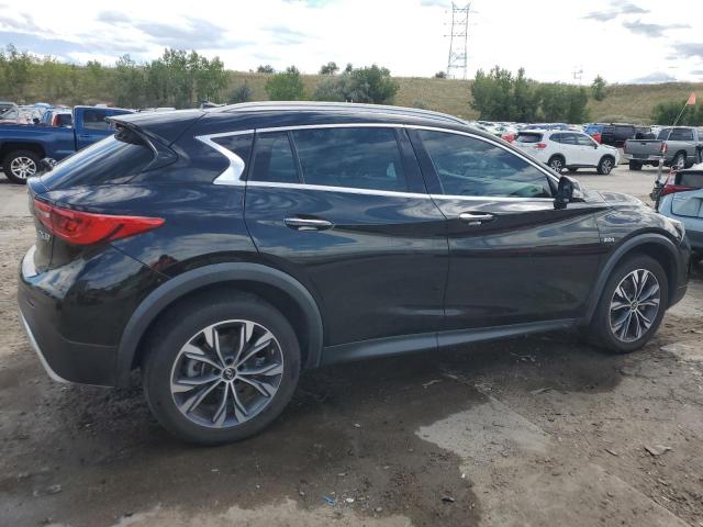 SJKCH5CR8JA052322 - 2018 INFINITI QX30 BASE BLACK photo 3