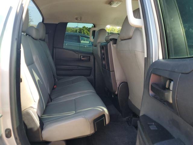 5TFRU5F14EX030805 - 2014 TOYOTA TUNDRA DOUBLE CAB SR/SR5 SILVER photo 10