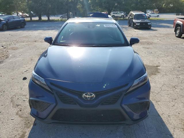 4T1G11AK0RU244671 - 2024 TOYOTA CAMRY SE NIGHT SHADE BLUE photo 5