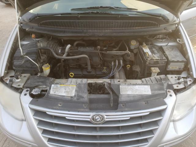 2C8GP64L45R418297 - 2005 CHRYSLER TOWN & COU LIMITED SILVER photo 7