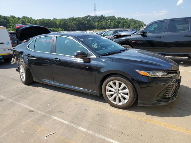 4T1B11HKXJU585547 - 2018 TOYOTA CAMRY L BLACK photo 4