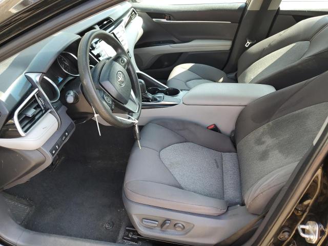 4T1B11HKXJU585547 - 2018 TOYOTA CAMRY L BLACK photo 7