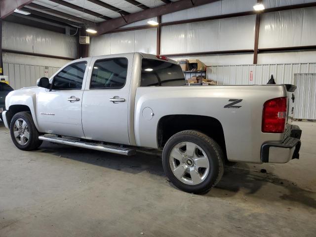 3GCRCTE05AG256608 - 2010 CHEVROLET SILVERADO C1500 LTZ SILVER photo 2