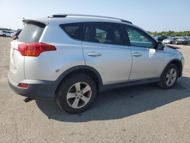 2T3WFREVXDW045644 - 2013 TOYOTA RAV4 XLE 银色 照片 3