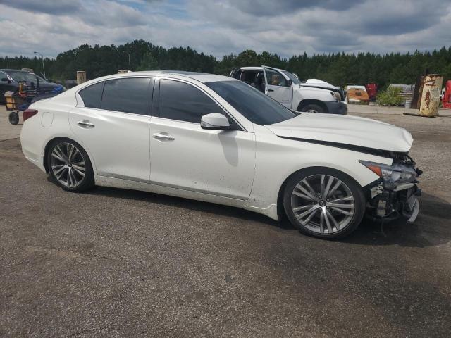 JN1EV7AP8JM362022 - 2018 INFINITI Q50 LUXE WHITE photo 4