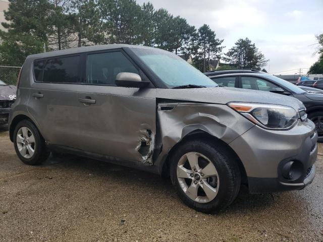 KNDJN2A29J7522149 - 2018 KIA SOUL GRAY photo 4