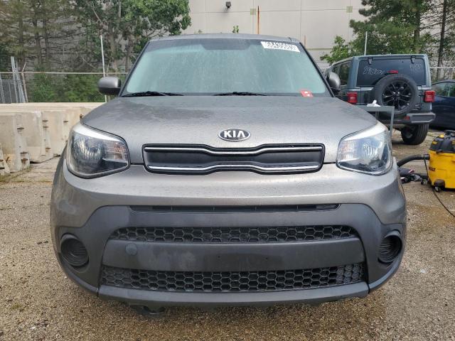 KNDJN2A29J7522149 - 2018 KIA SOUL GRAY photo 5