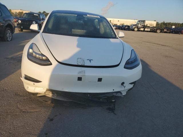 5YJ3E1EA8JF004354 - 2018 TESLA MODEL 3 WHITE photo 5
