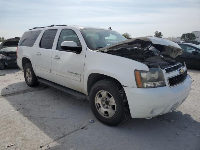 1GNSCJE07BR324261 - 2011 CHEVROLET SUBURBAN C1500 LT WHITE photo 4